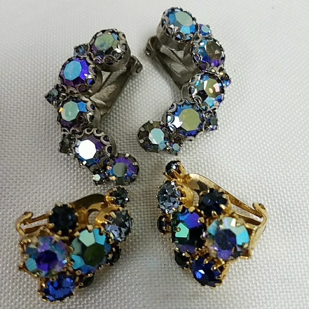 VINTAGE AURORA BOREALIS RHINESTONE EARRINGS 2 PAIR