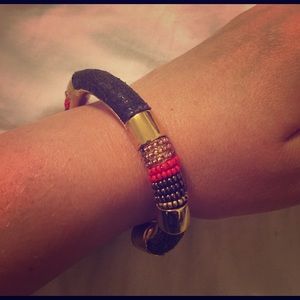 Gorgeous Henri Bendel cuff