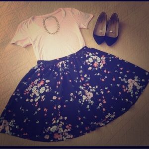 LC Lauren Conrad Ditsy Floral Skirt (Small)