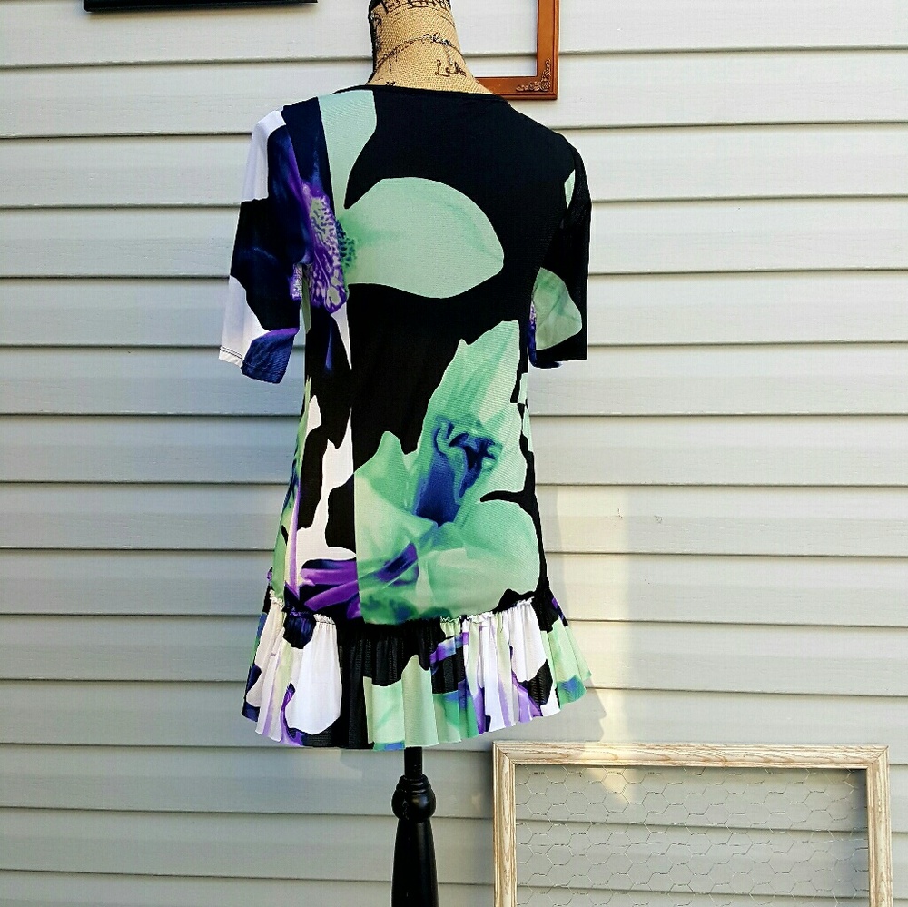 Spring Summer Ruffled Tunic - Picture 3 of 5