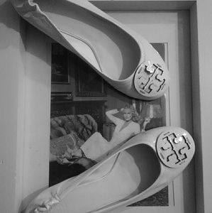 Tory Burch off white ballet flats  patent leather