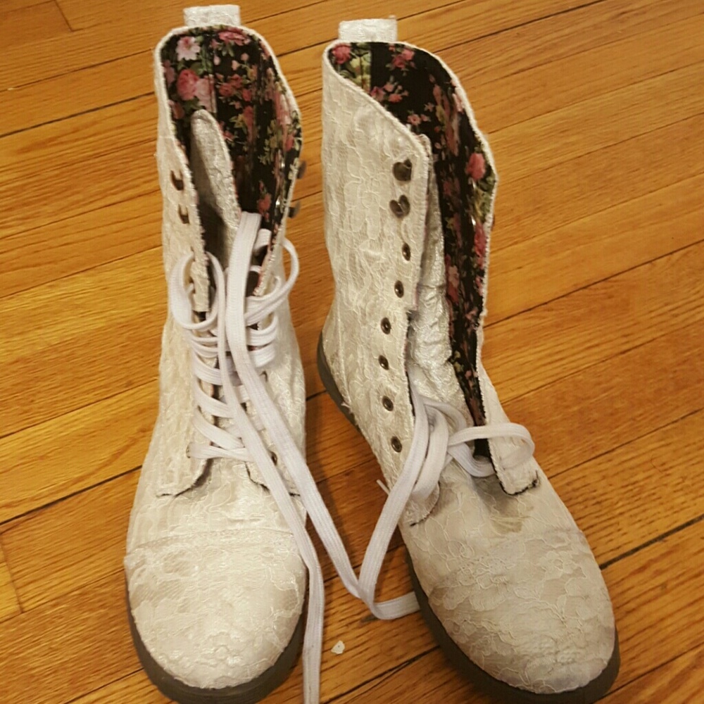 White-laced boots