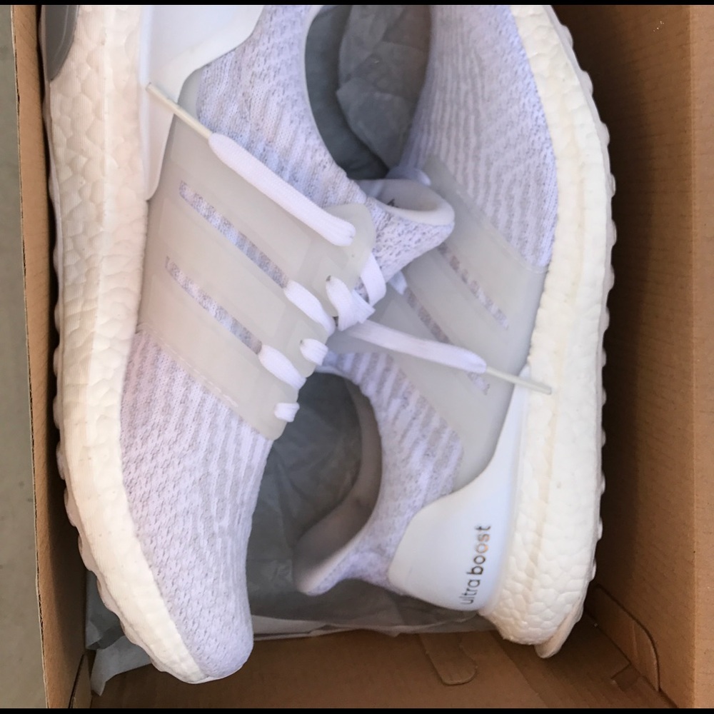 🦄SOLD🦄 Adidas Ultra Boost Triple White