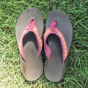 women's chaco flip flops