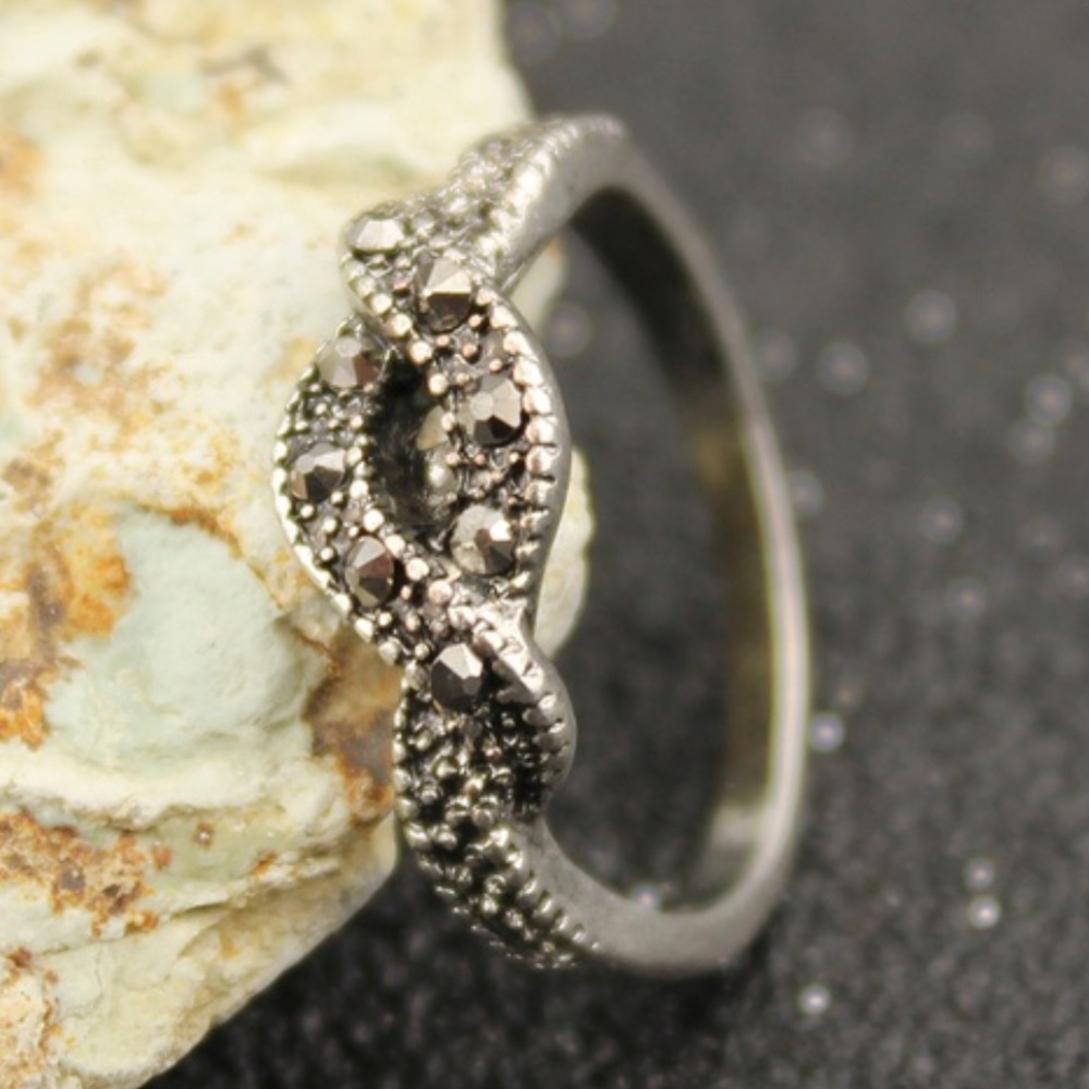 🌺 11 PIECE FASHION MIDI RING SET 🌺 - Picture 3 of 8