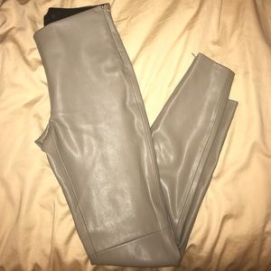 Zara sz XS nude faux leather stretch pants