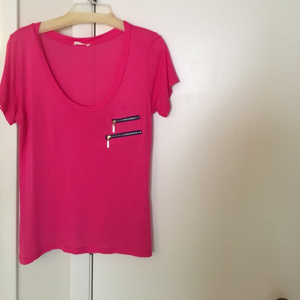 Awesome T-shirt with two zippers in front