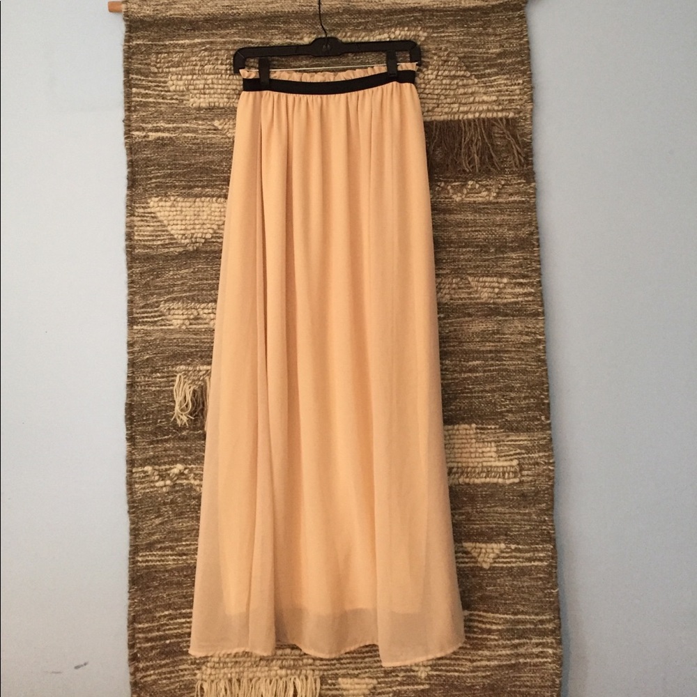 Long tulle skirt in blush by jun & ivy