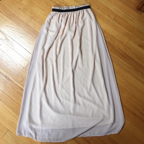 Long tulle skirt in blush by jun & ivy - Picture 2 of 4