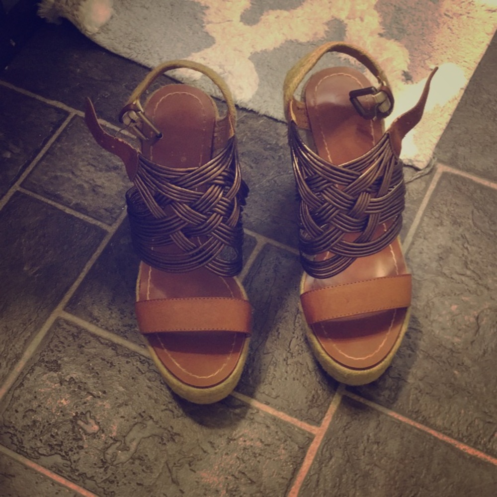 Size 8 wedges