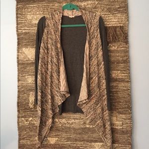 Grey & tan multi colored sweater -like new