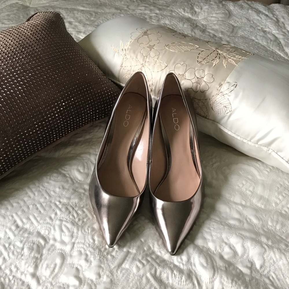 Pewter Metallic Aldo Pump