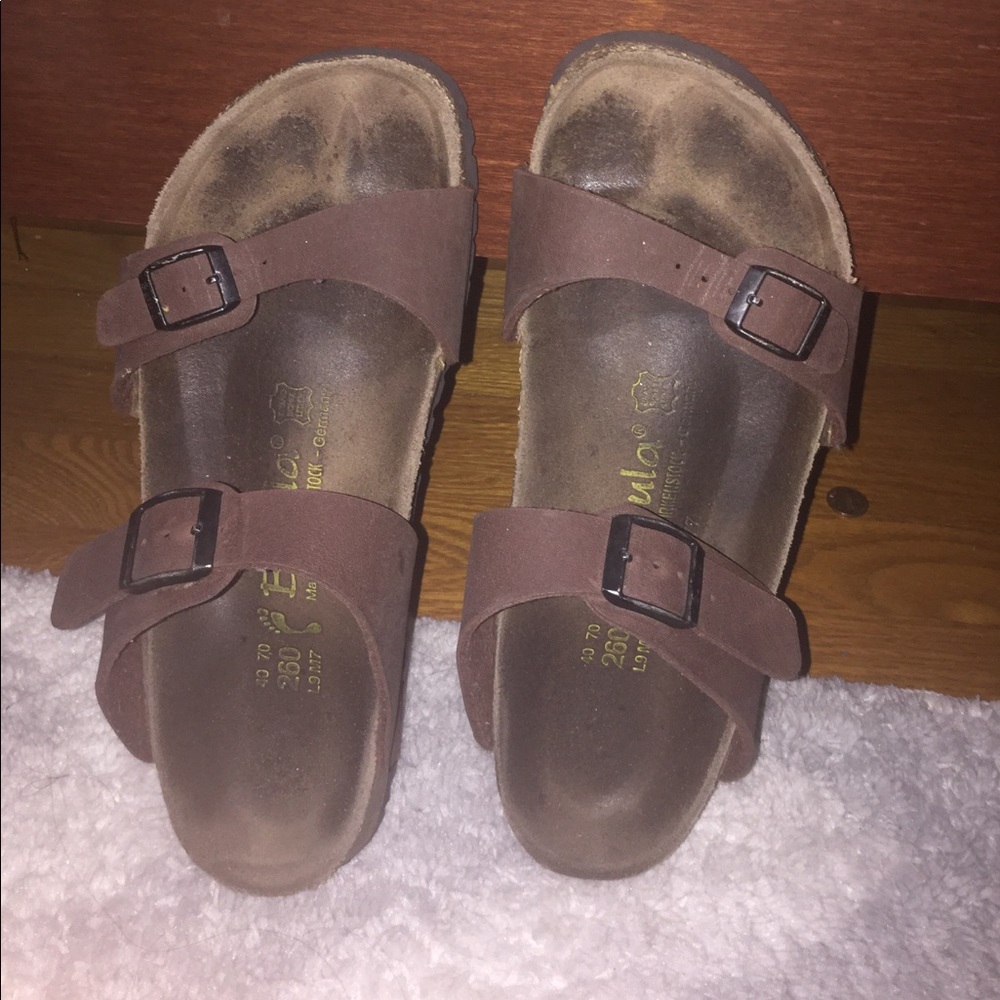 Brown birkenstocks