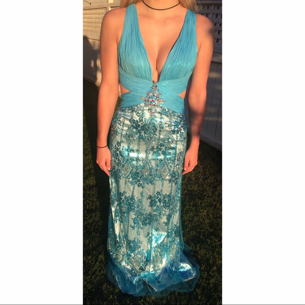 ❄️Blue beaded formal dress❄️