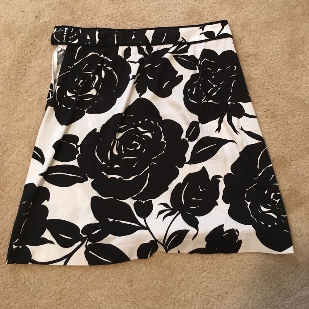 Black and white printed skirt