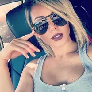 Meet your Posher, Carolina