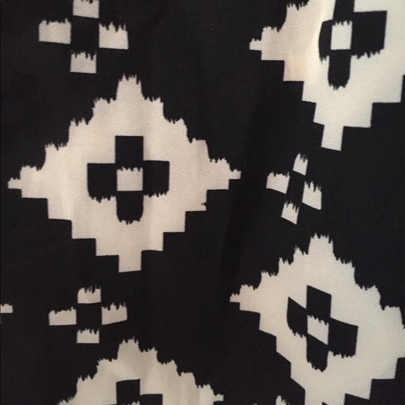 Cream and black printed pants. - Picture 2 of 3