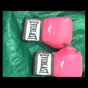 Everlast women's pink sparring gloves