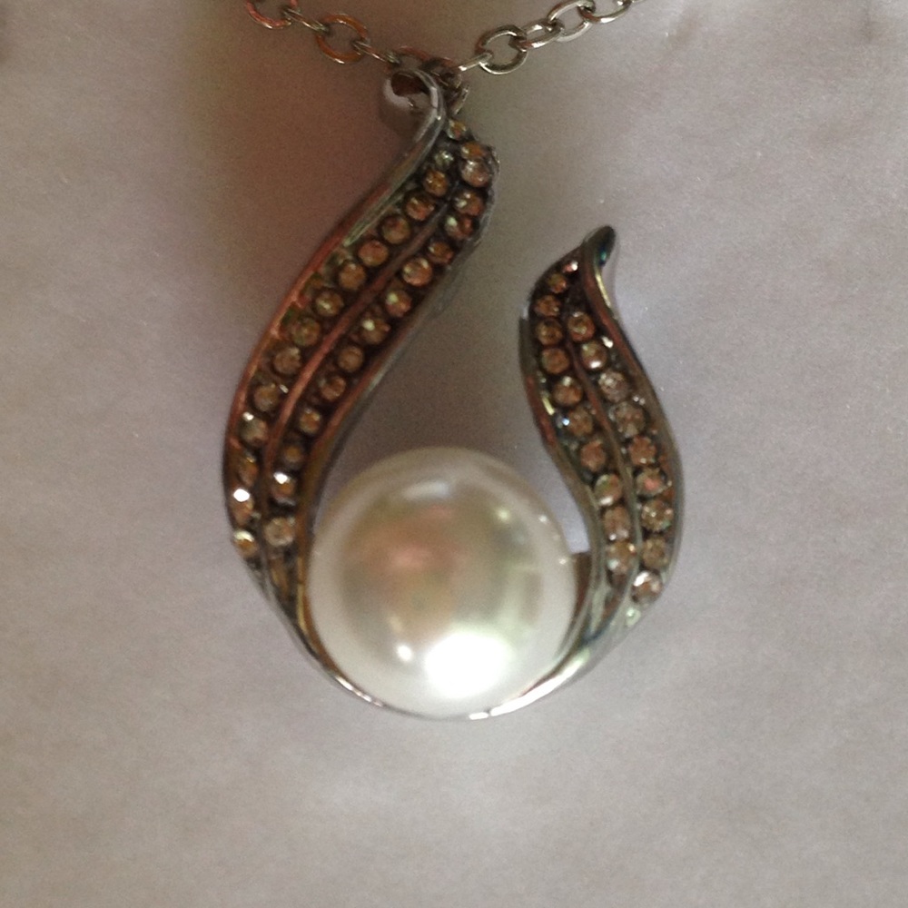 PRINCESS ICE Pearl necklace