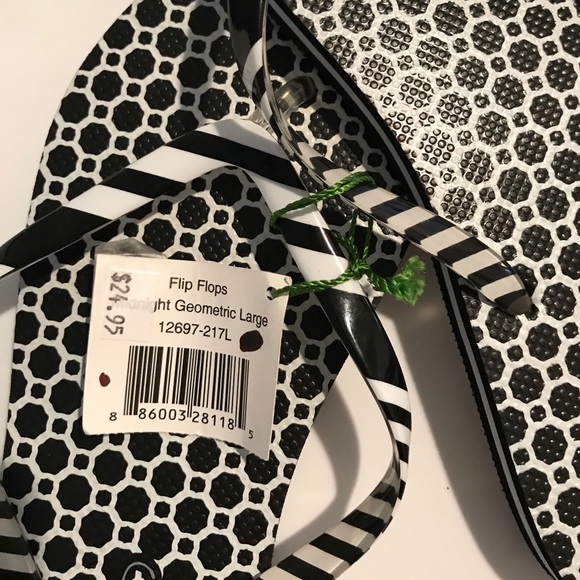 ♦️GIFTED♦️Vera Bradley Flip Flops - Picture 4 of 4