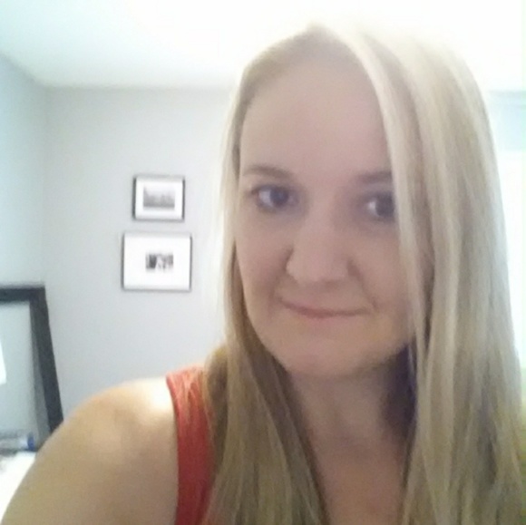 Meet your Posher, Stacy - Picture 1 of 1