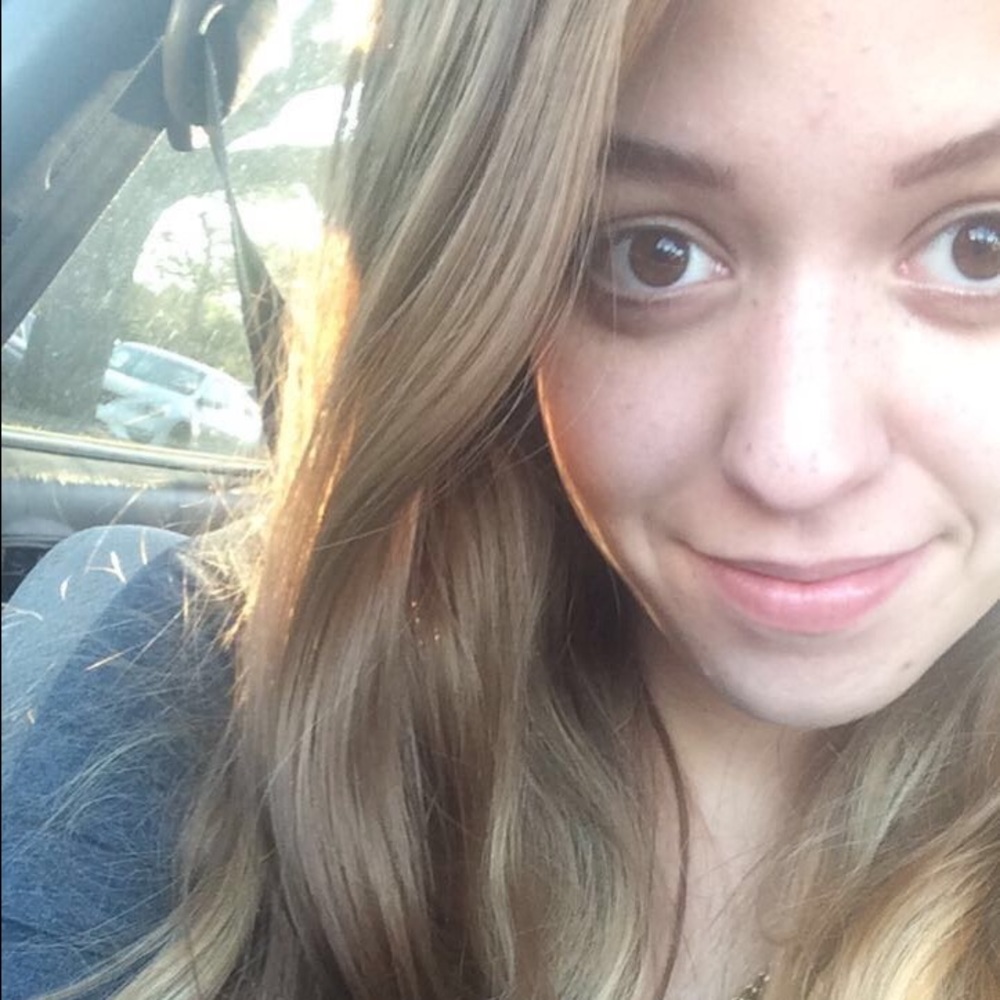 Meet your Posher, Roxana