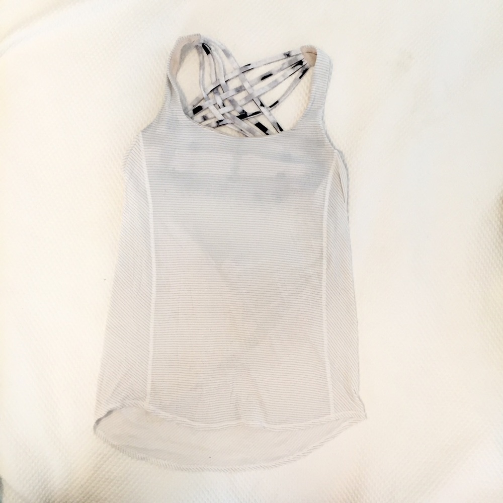 Lululemon workout top.