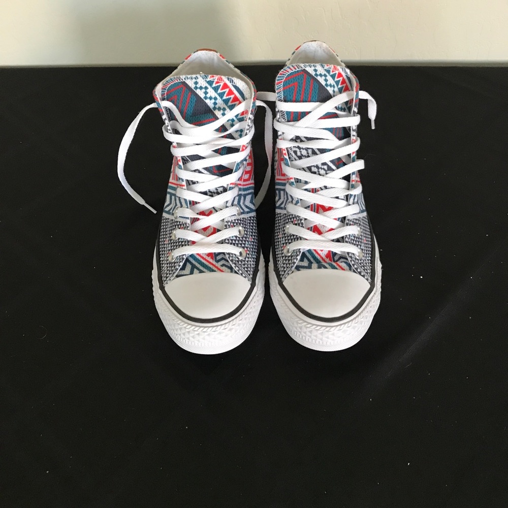 NWOT Converse Hi Women Size 9