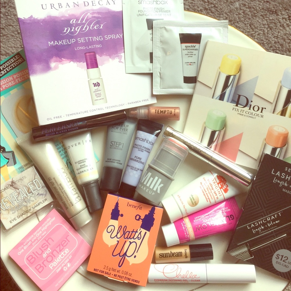 Huge deluxe makeup sample set!!