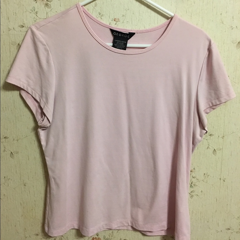 Pink top. Pet friendly home