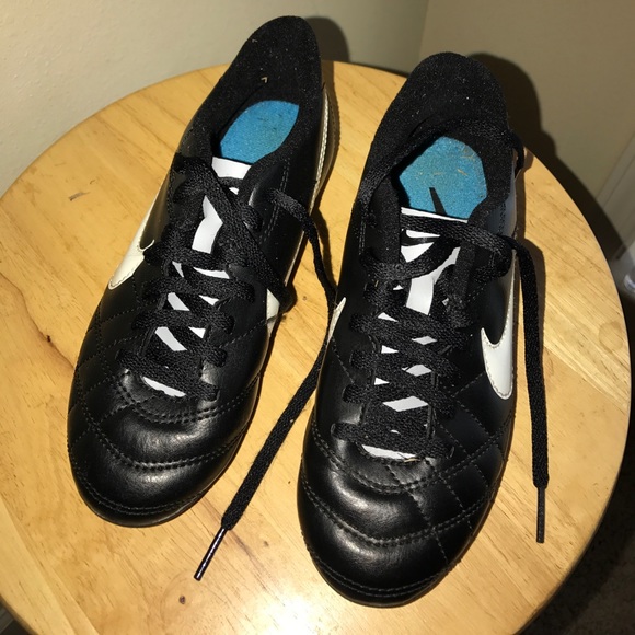 Nike Cleats - Picture 2 of 5