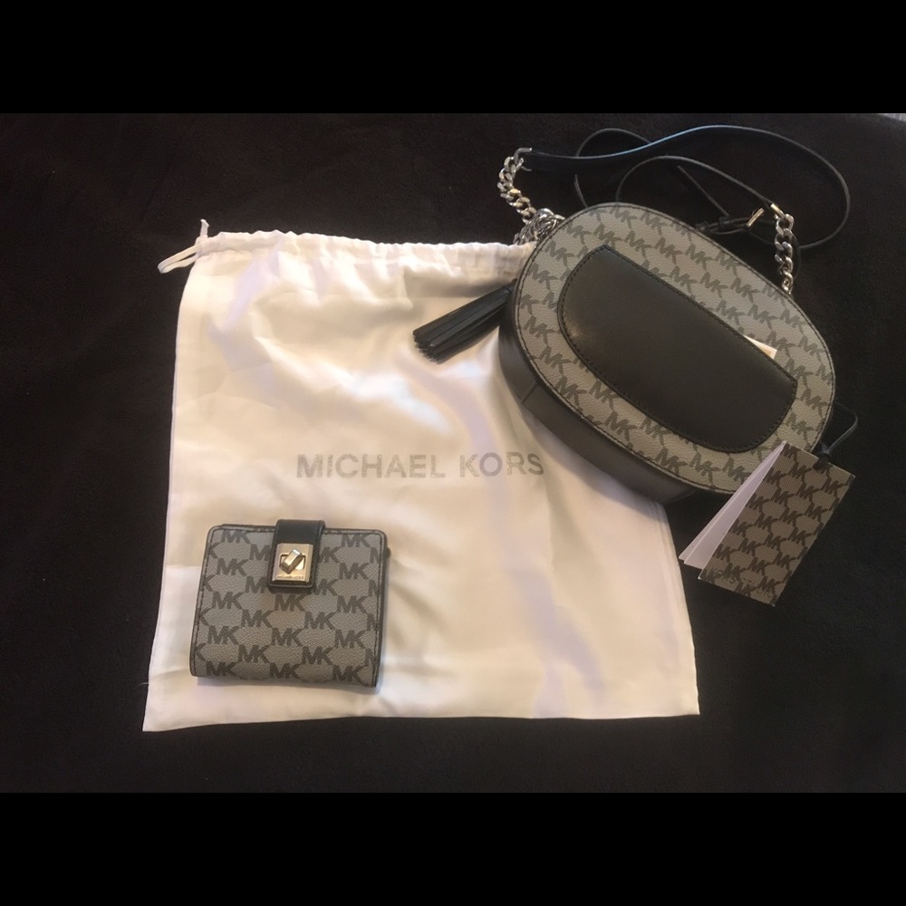 Micheal Kors Ginny Crossbody & Matching Wallet