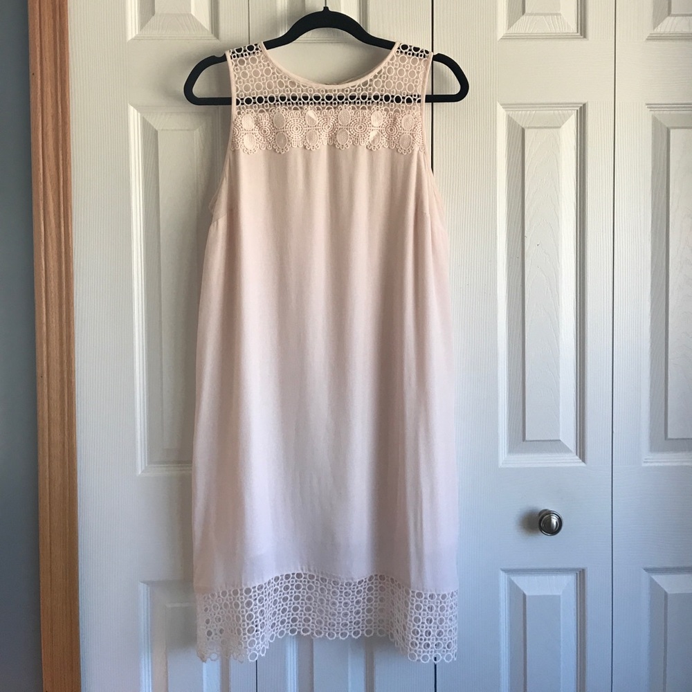 LOFT NWOT Sleeveless soft pink lace detail dress