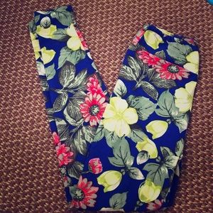 LuLaRoe flower leggings OS