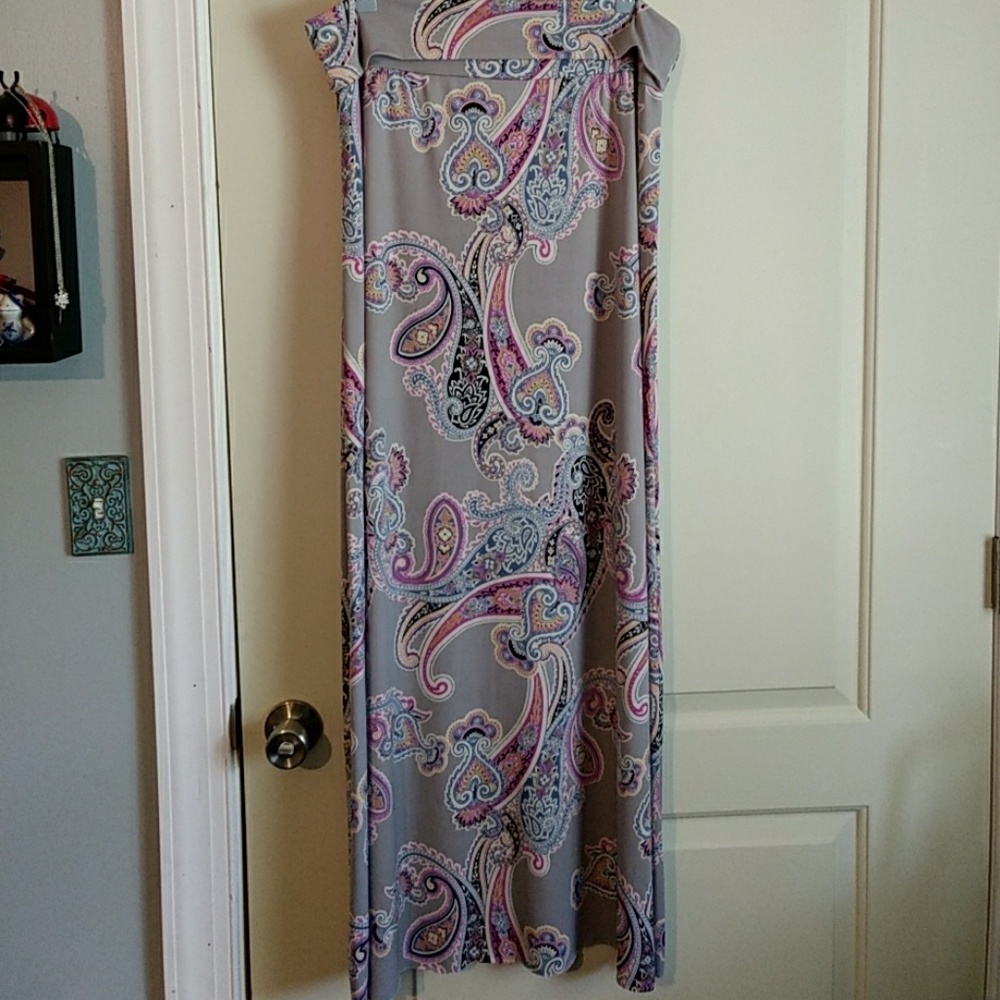 Grey paisley maxi skirt
