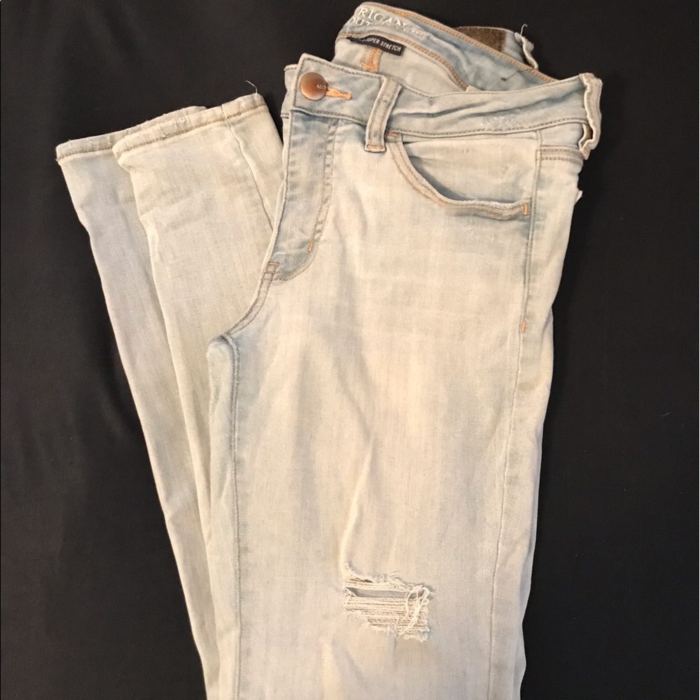 American Eagle Distressed Jeans