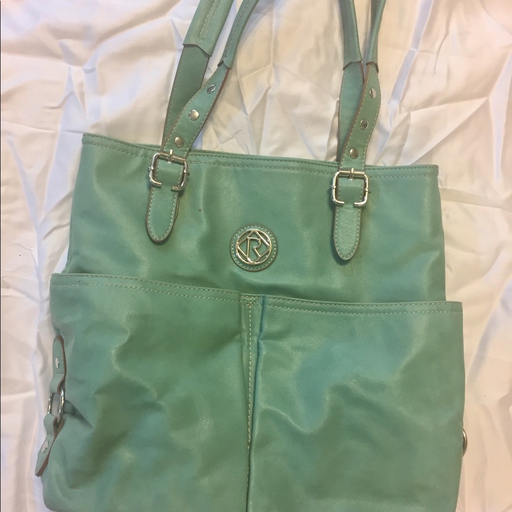 Over-the-shoulder Medium-Sized Purse!