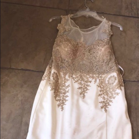 Formal gown for prom 2017! - Picture 3 of 7