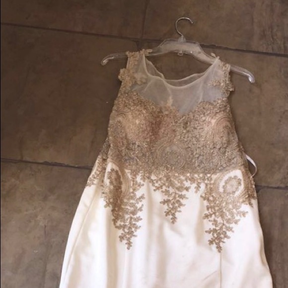 Formal gown for prom 2017! - Picture 5 of 7