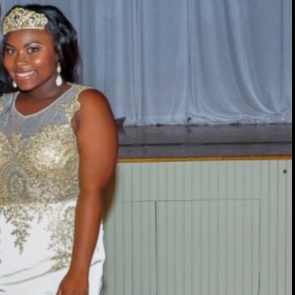 Formal gown for prom 2017! - Picture 6 of 7