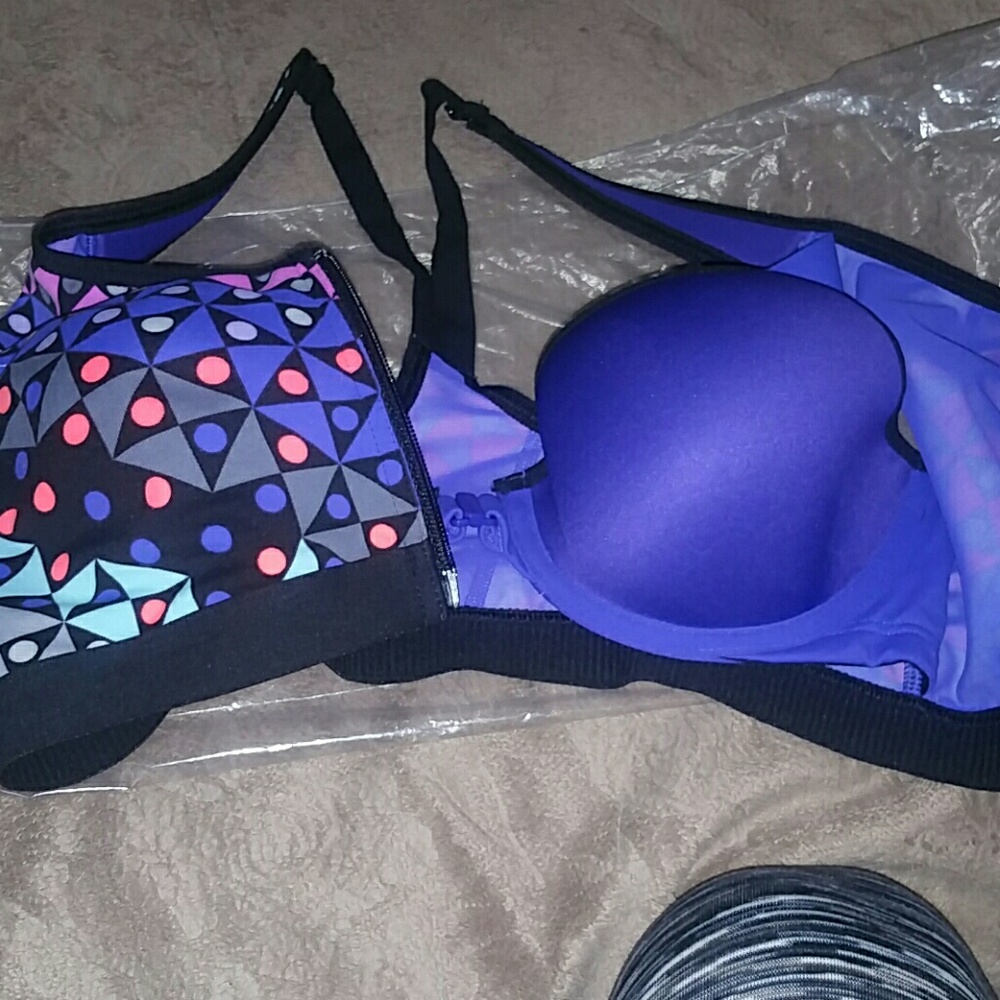 Sports Bra - Picture 2 of 4