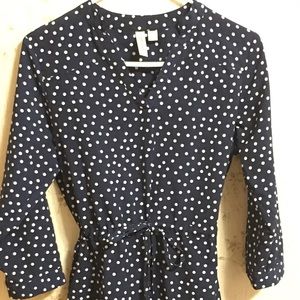 Like new dress. Pet friendly home