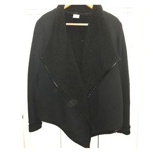 Abercrombie sz S black faux shearling cardigan