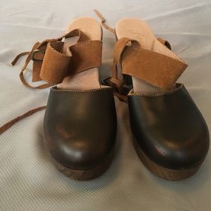 Free people clogs