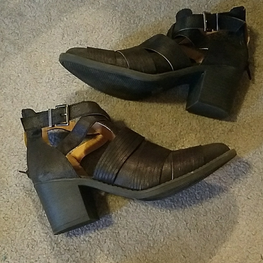 Black heels worn once!