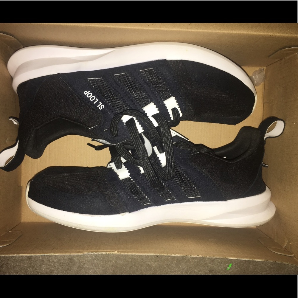 Adidas SL Loop