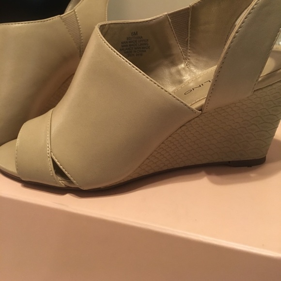 Bandolino summer wedges - Picture 3 of 4