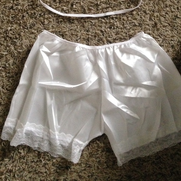 Lingerie set - Picture 2 of 2