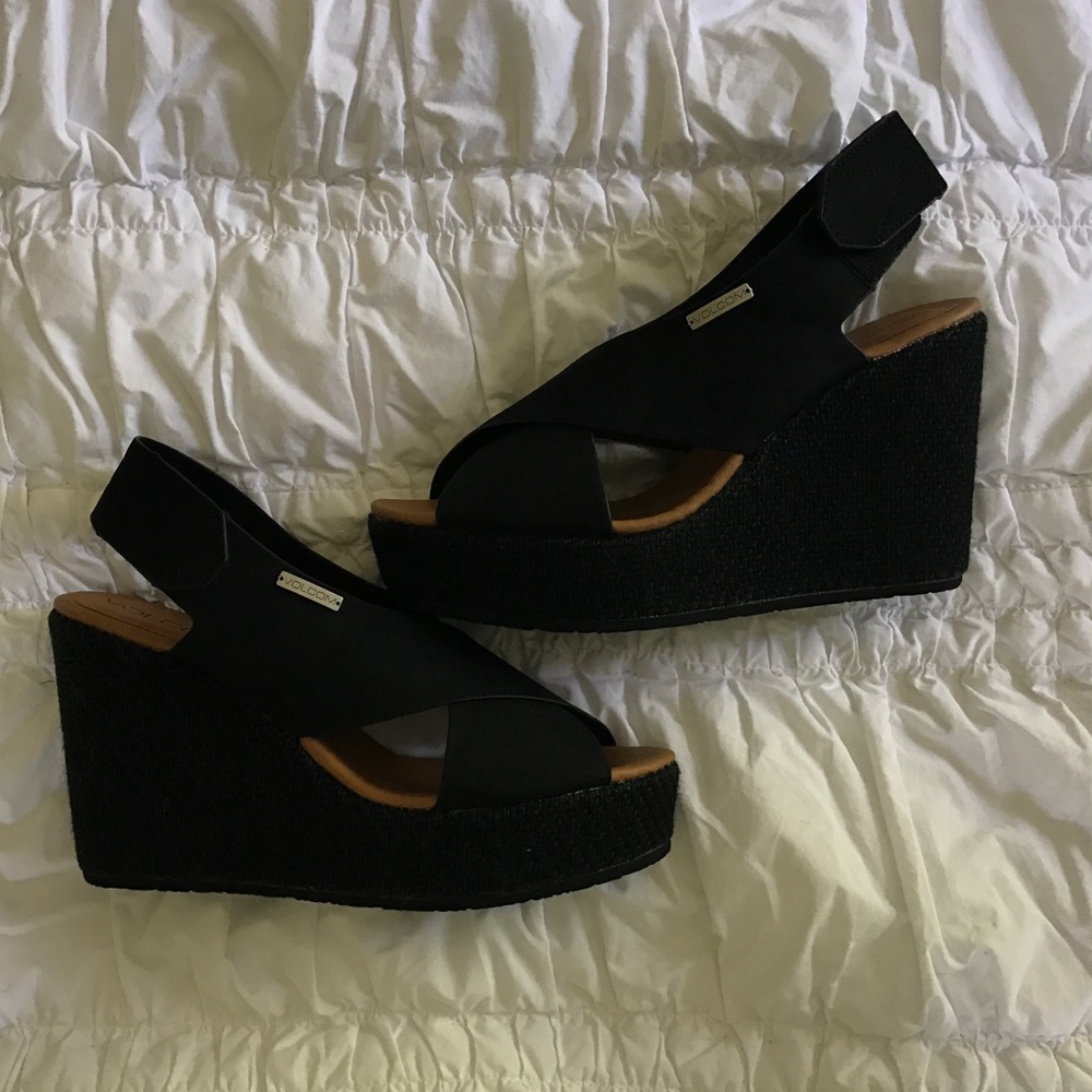 Volcom Black platform wedges
