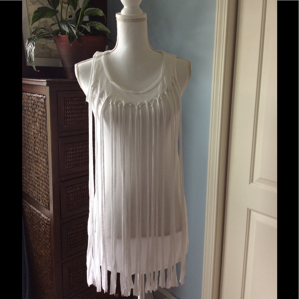 🌸 SALE! NWT boho style fringe shirt size small